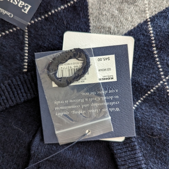 Men's Argyle Sweater - Picture 4 of 7